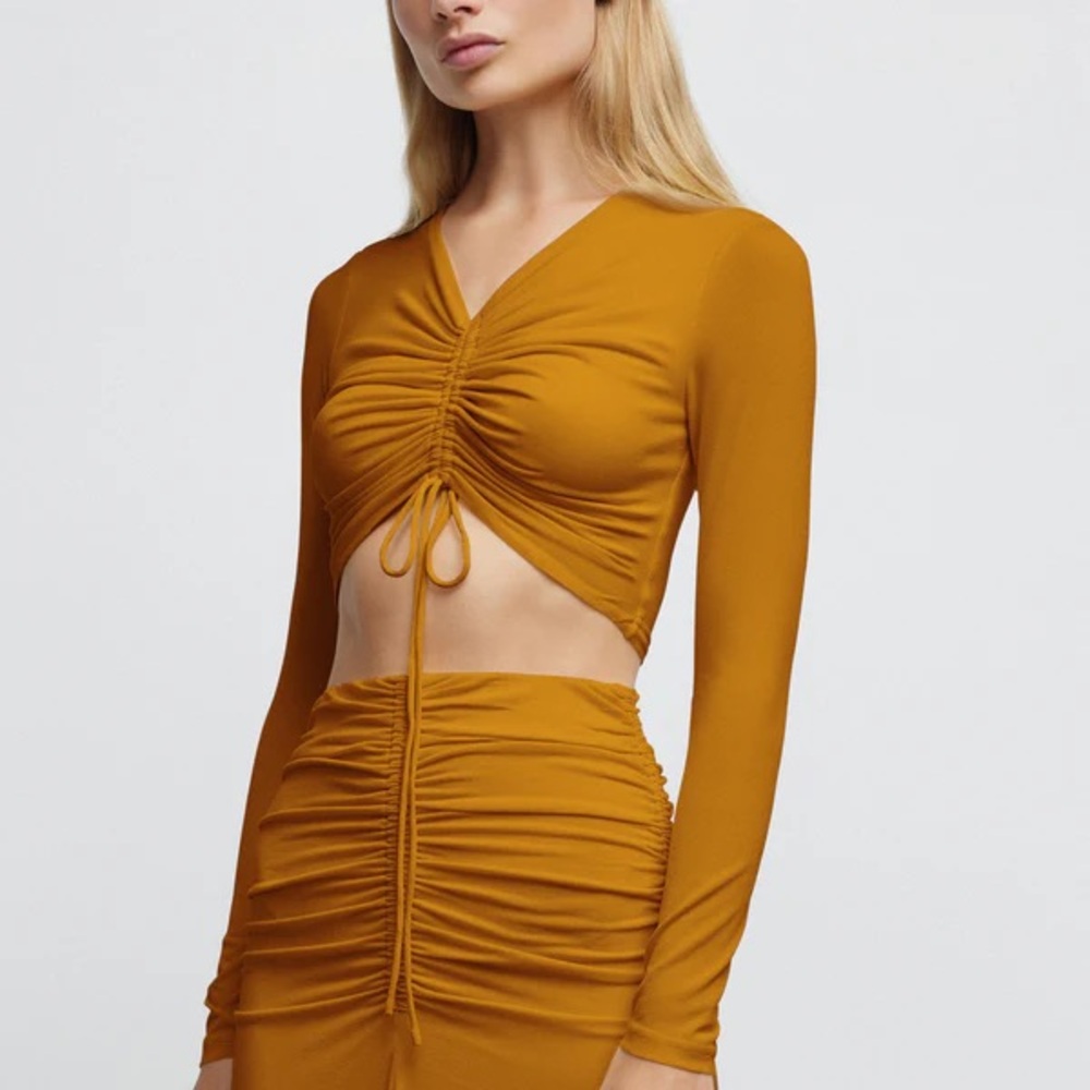 Live in the Moment front scrunch top